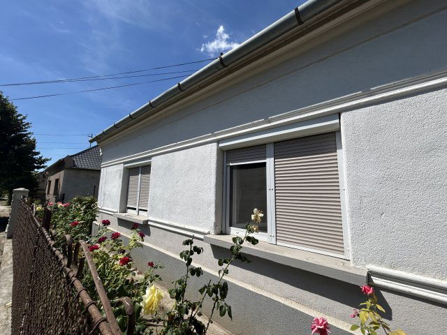 Eladó családi ház, Mosonszentmiklóson 34.9 M Ft, 3 szobás
