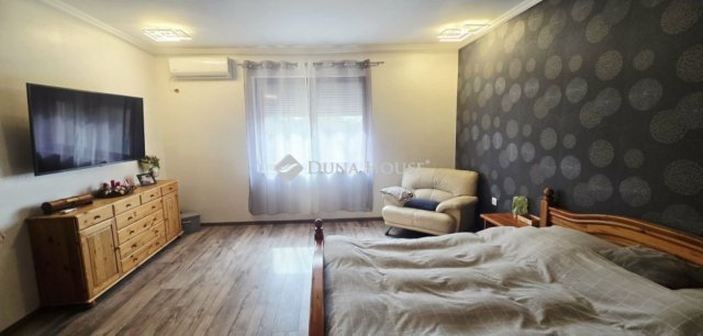 Eladó családi ház, Dunakeszin 519.9 M Ft, 4 szobás