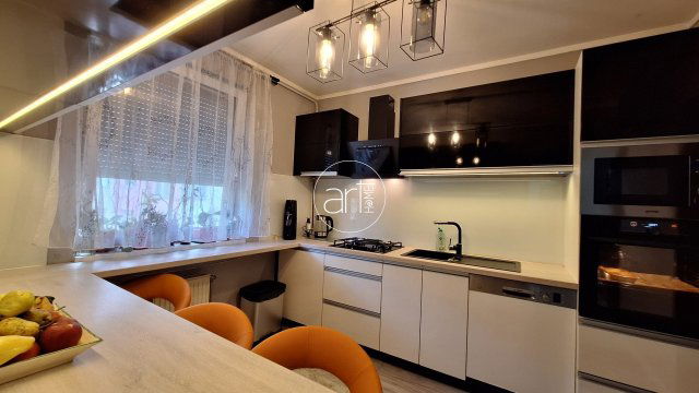 Eladó téglalakás, Hódmezővásárhelyen 65 M Ft, 2+2 szobás