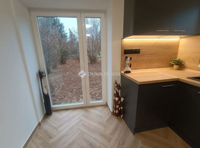 Eladó családi ház, Cserkúton 64.9 M Ft, 2 szobás