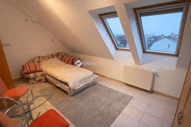 Eladó téglalakás, Dunakeszin 85 M Ft, 3 szobás