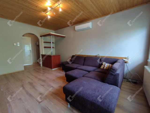 Eladó téglalakás, Siófokon 67.9 M Ft, 3 szobás