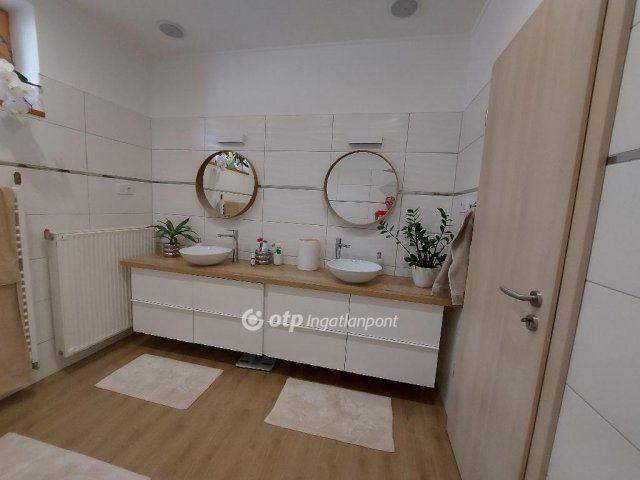 Eladó családi ház, Kiskőrösön 65 M Ft, 4 szobás