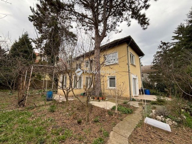 Eladó családi ház, Budapesten, II. kerületben 149.9 M Ft