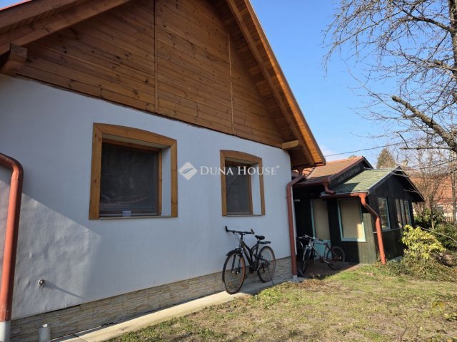 Eladó családi ház, Leányfaluban 159.9 M Ft, 3 szobás