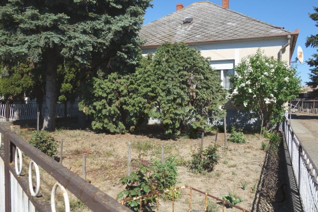 Eladó családi ház, Zalaszentgróton 38.9 M Ft, 2 szobás