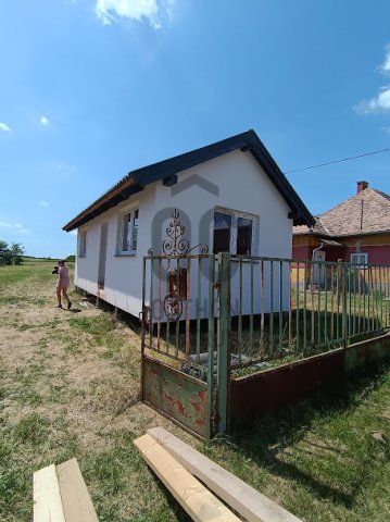 Eladó családi ház, Pusztahencsen 6.7 M Ft, 1 szobás