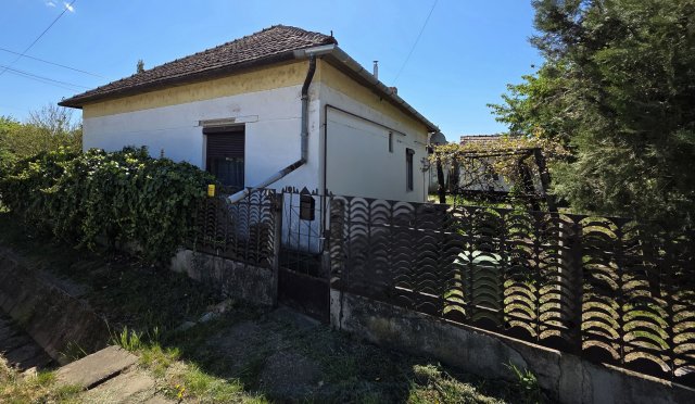 Eladó családi ház, Rakamazon 16.5 M Ft, 2+1 szobás