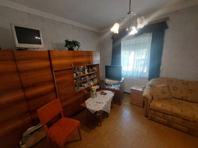 Eladó családi ház, Forrón 26 M Ft, 3 szobás