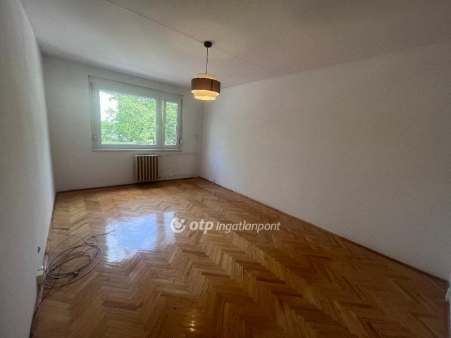 Eladó panellakás, Szegeden 53 M Ft, 1+1 szobás