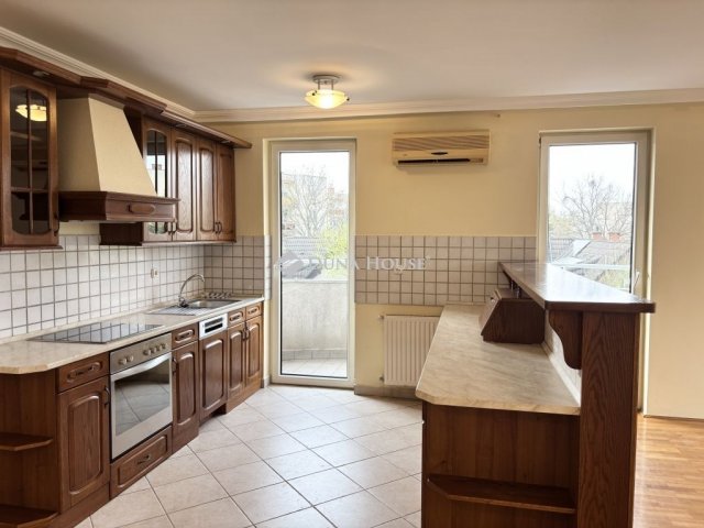 Eladó téglalakás, Debrecenben 114.9 M Ft, 4 szobás