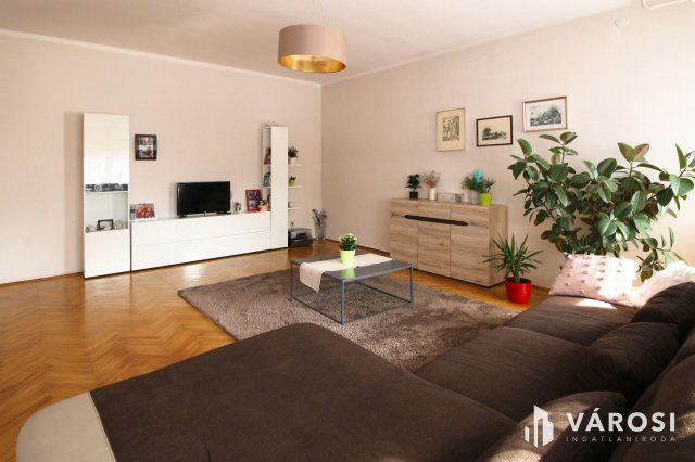 Eladó sorház, Békéscsabán 59.9 M Ft, 5 szobás