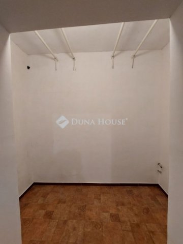 Eladó családi ház, Nádasdladányban 59.9 M Ft, 1 szobás