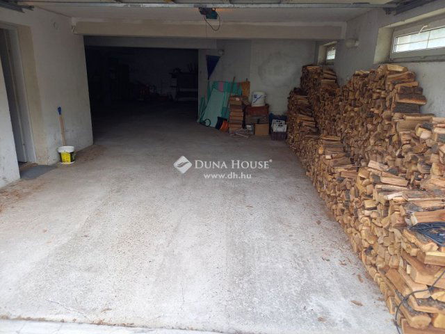 Eladó családi ház, Aszófőn 420 M Ft, 8+1 szobás