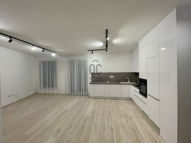 Eladó téglalakás, Szolnokon 68 M Ft, 3 szobás