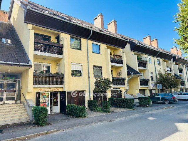 Eladó téglalakás, Debrecenben 119.9 M Ft, 4+1 szobás