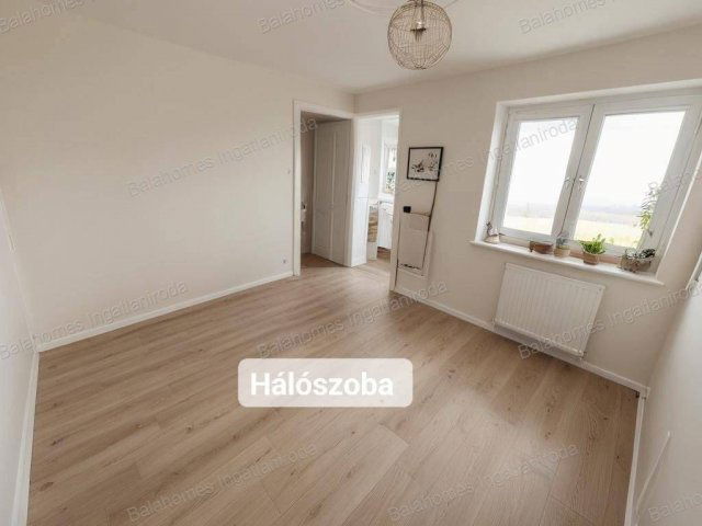 Eladó családi ház, Balatonszabadiban 84.999 M Ft, 4 szobás