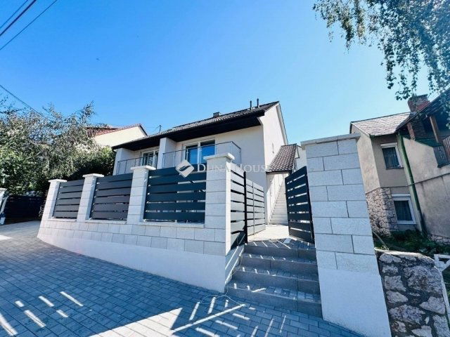 Eladó téglalakás, Pécsett 98.5 M Ft, 4 szobás