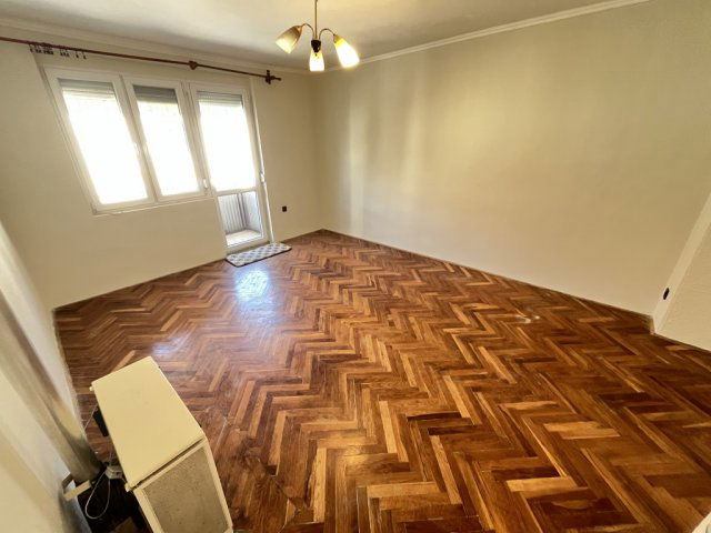 Eladó téglalakás, Kaposváron, Berzsenyi utcában 24.5 M Ft