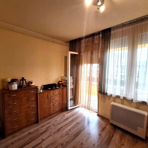 Eladó téglalakás, Siófokon 68.5 M Ft, 3 szobás