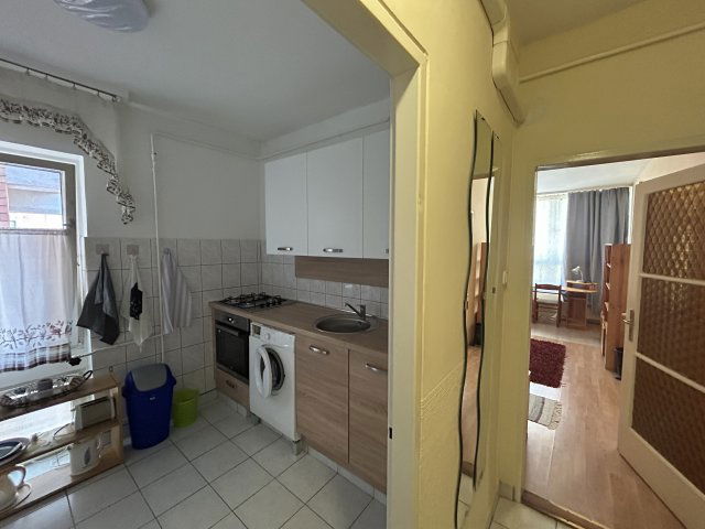 Kiadó téglalakás, albérlet, Szegeden, Roosevelt téren, 2 szobás