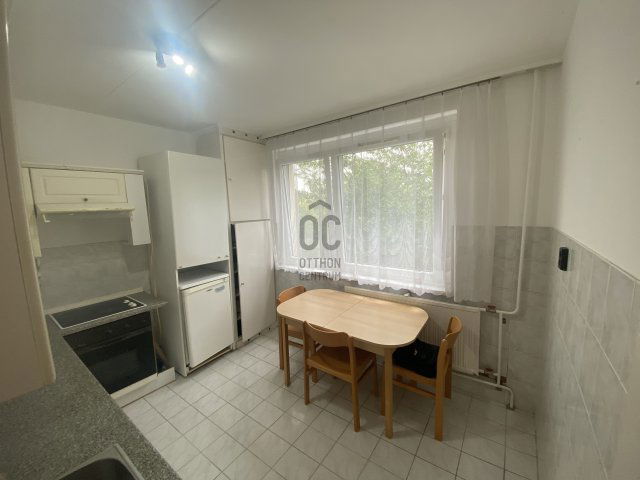 Kiadó panellakás, albérlet, Debrecenben 280 E Ft / hó, 3 szobás