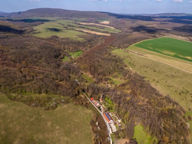 Eladó hotel, Herenden 750 M Ft / költözzbe.hu