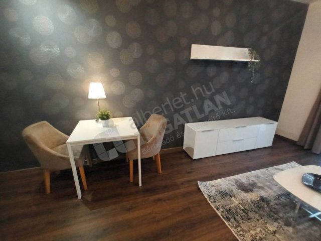 Kiadó téglalakás, albérlet, III. kerületben, Bogdáni úton