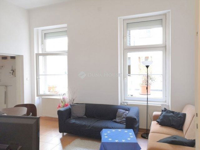 Eladó téglalakás, Budapesten, VI. kerületben 119 M Ft, 3 szobás