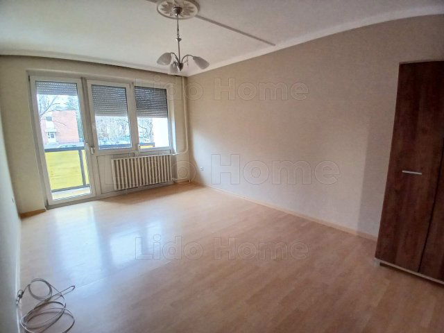 Eladó panellakás, Győrött 48.5 M Ft, 2 szobás