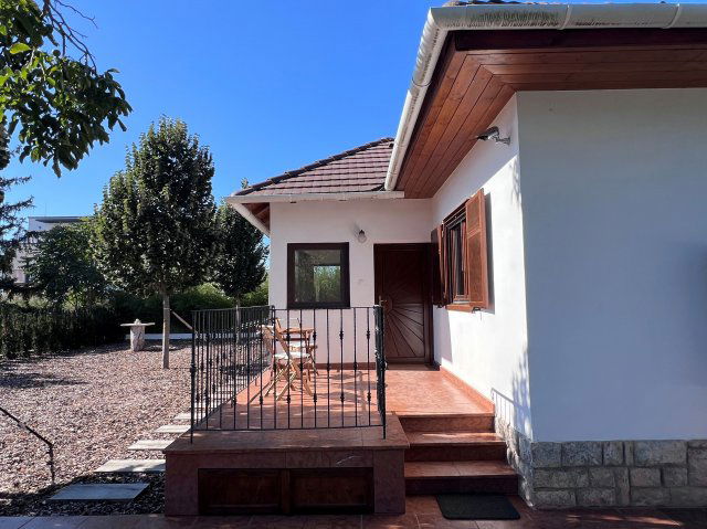 Kiadó családi ház, albérlet, Balatonfüreden 750 E Ft / hó