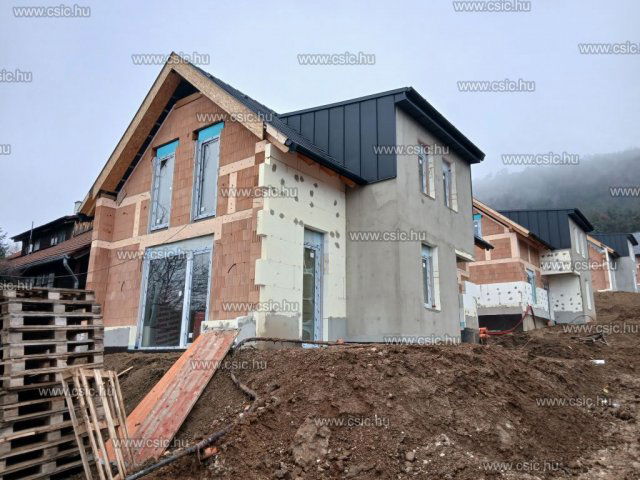 Eladó ikerház, Pilisborosjenőn 169 M Ft, 3+2 szobás