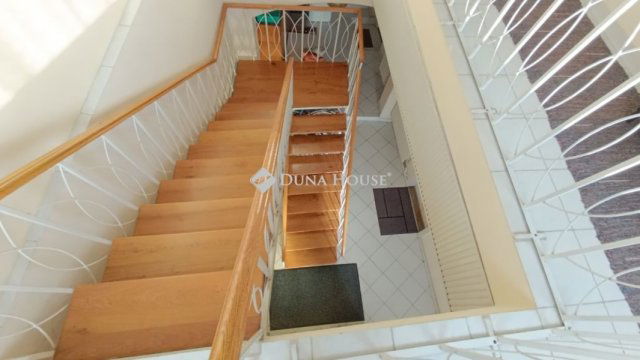 Eladó téglalakás, Mohácson 68.9 M Ft, 4 szobás