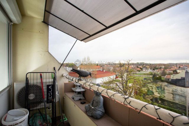 Eladó panellakás, Mosonmagyaróváron 46.9 M Ft, 4 szobás