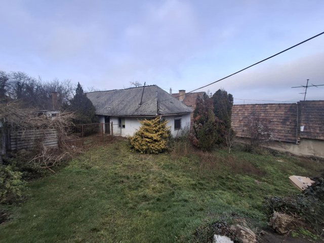 Eladó családi ház, Dorogon 23.5 M Ft, 3 szobás