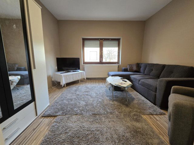 Eladó családi ház, Dombóváron 35.5 M Ft, 2 szobás