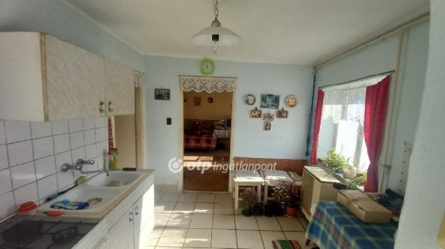 Eladó családi ház, Somoskőújfalun 13 M Ft, 4 szobás