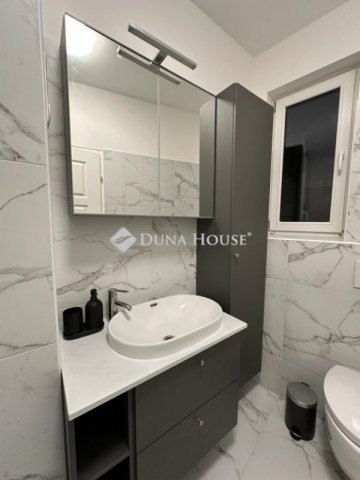 Eladó téglalakás, Budapesten, VI. kerületben 199 M Ft, 5 szobás