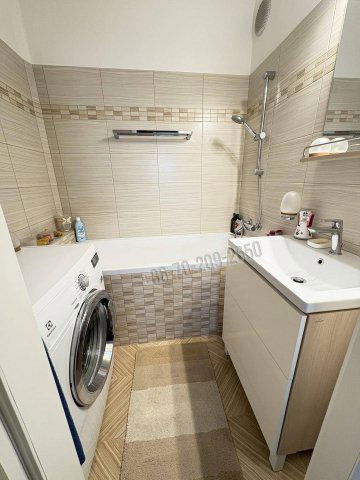 Eladó panellakás, Budapesten, XXI. kerületben, Krizantém utcában