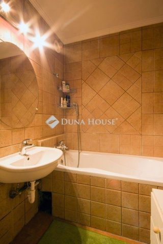 Eladó panellakás, Budapesten, X. kerületben 77 M Ft, 3 szobás