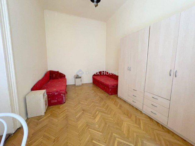 Eladó téglalakás, Budapesten, VII. kerületben, Munkás utcában