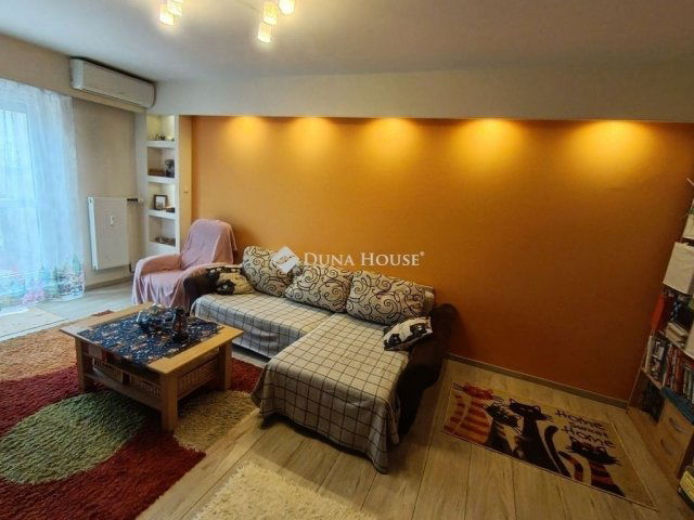 Eladó panellakás, Budapesten, III. kerületben 89.9 M Ft, 3 szobás