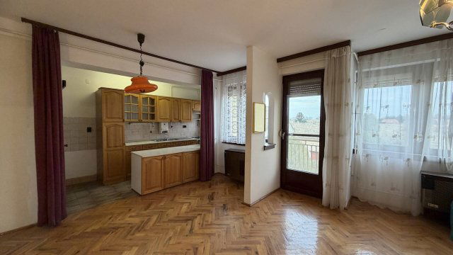 Eladó téglalakás, Baján 51.9 M Ft, 2+1 szobás