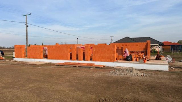 Eladó családi ház, Röszkén 99.99 M Ft, 4 szobás