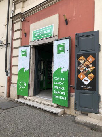 Eladó üzlethelyiség, Esztergomban 239.9 M Ft, 14 szobás