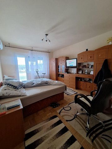 Eladó téglalakás, Komlón, Vértanuk utcában 25.9 M Ft, 2 szobás