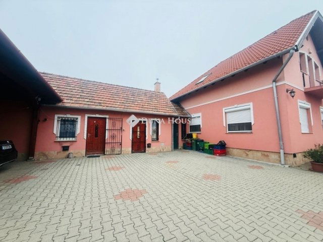 Eladó családi ház, Vecsésen 129.9 M Ft, 3 szobás