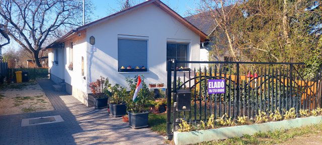 Eladó családi ház, Mányon 55 M Ft, 1+1 szobás