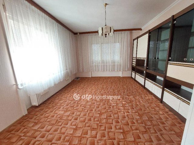 Eladó családi ház, Kiskőrösön 64.99 M Ft, 3 szobás