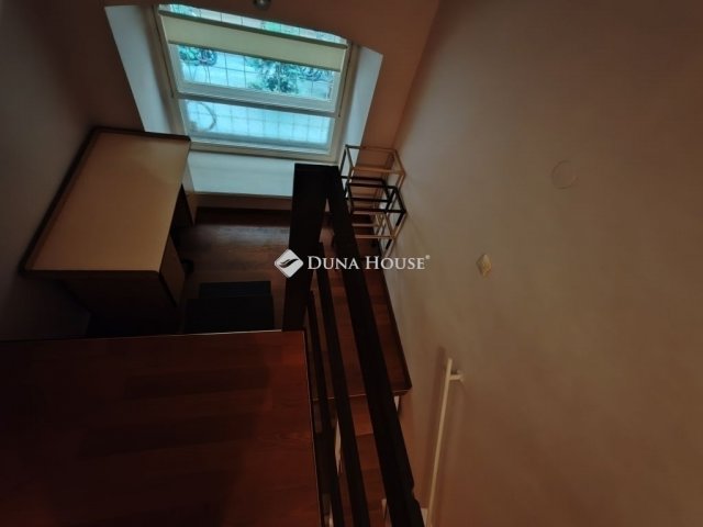 Eladó téglalakás, Budapesten, VI. kerületben 77 M Ft, 2 szobás